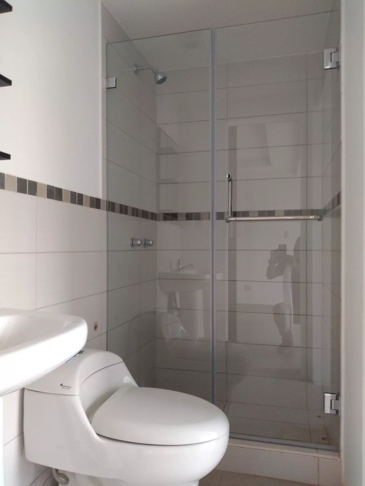 Mampara Abatible de Ducha - NOVAvidrio Guayaquil