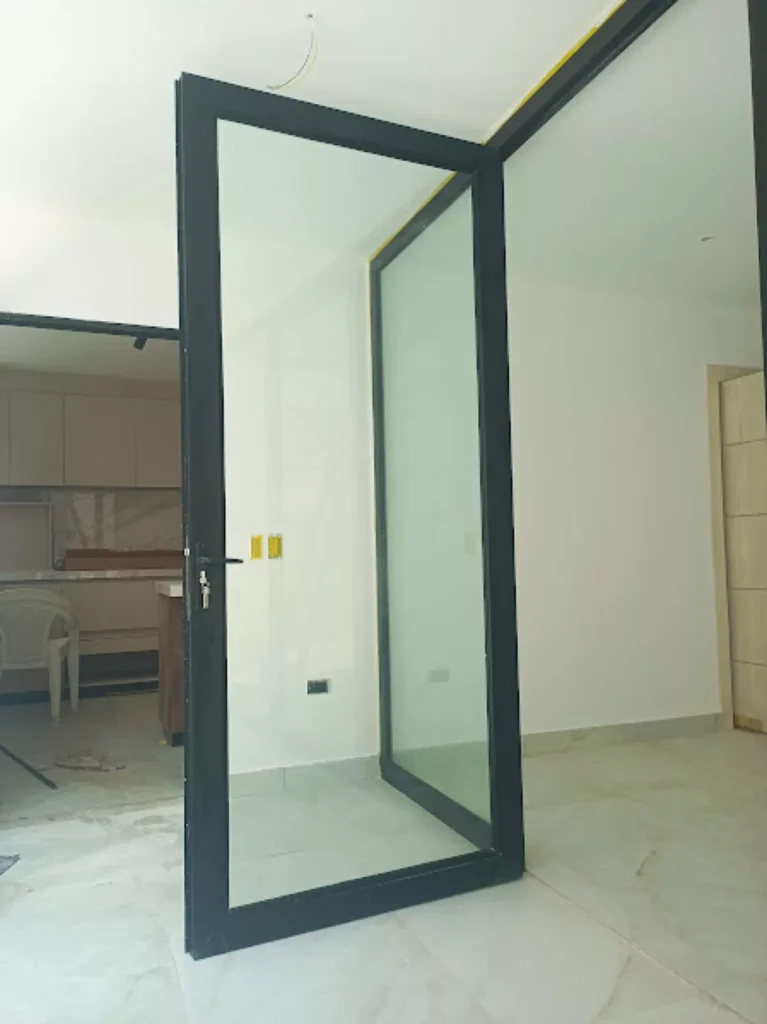 Puerta Residencial Moderna - Puertas en Aurora