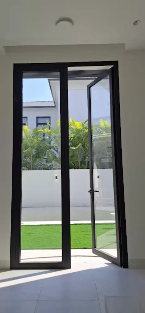 Puerta Abatible Euro - Ventanería