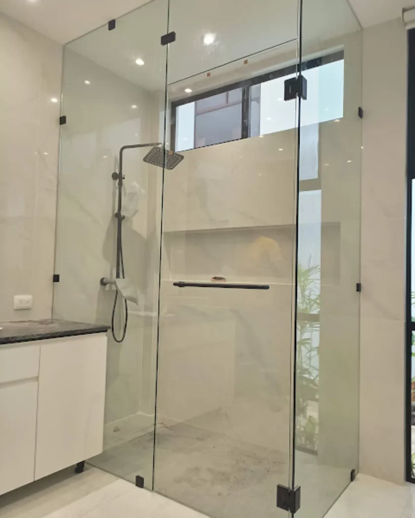 Mampara Fija Panorámica - Mamparas de Ducha en Guayaquil