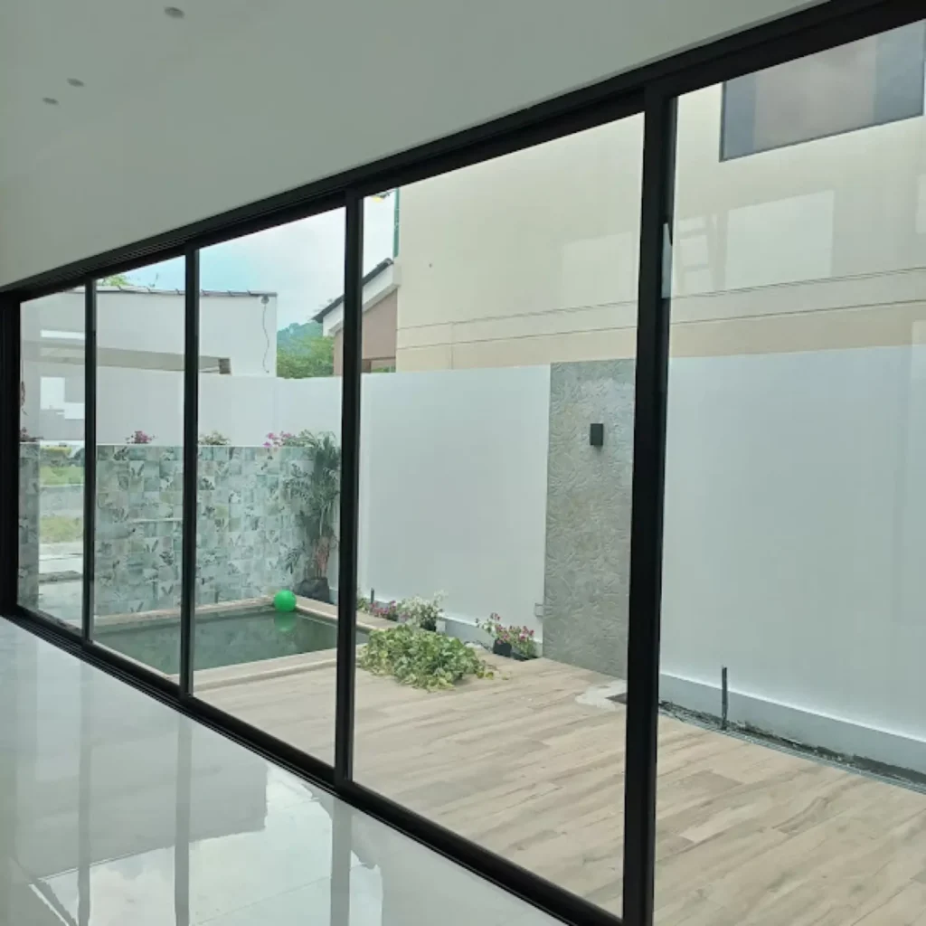 Puerta Corrediza con Malla Anti-insectos - Ventanería