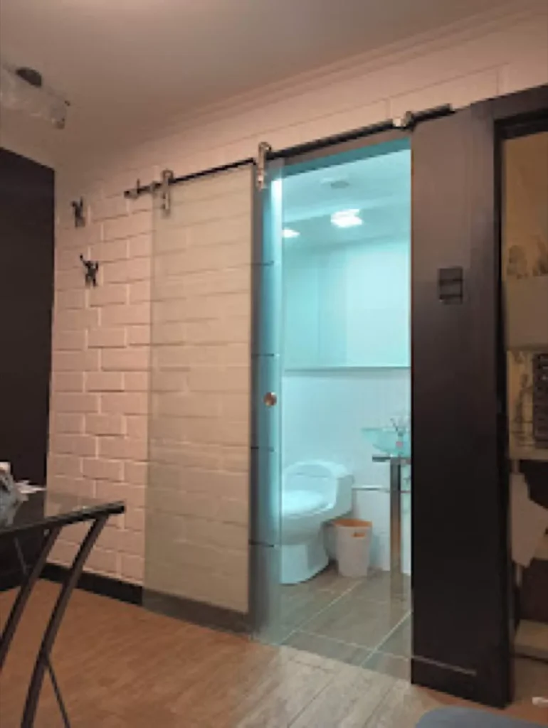 Puerta Corrediza Elegante - Puertas en Guayaquil