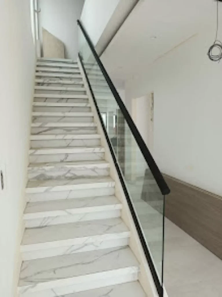 Pasamanos con Espigas Premium - Balcones y Pasamanos en Guayaquil