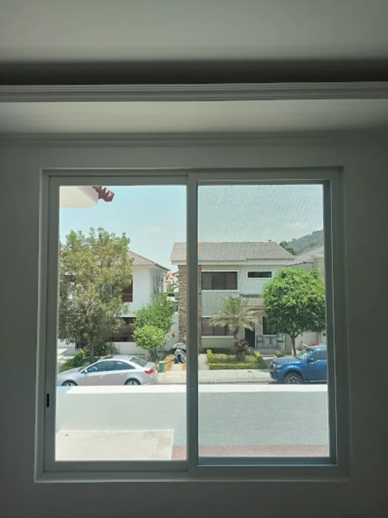 Ventana Corrediza Moderna - Ventanería